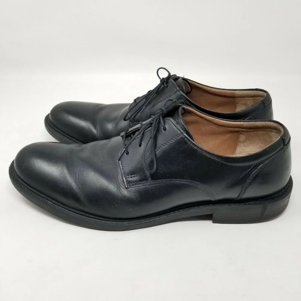 Johnston Murphy Medium Plain Toe Black Shoe